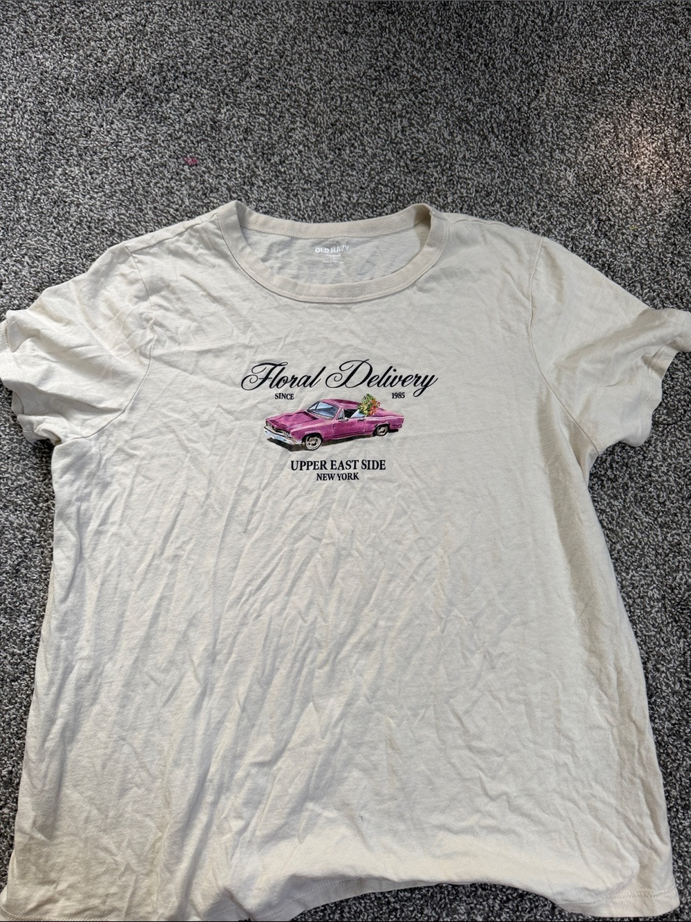 Floral Delivery Graphic Tee - Beige with Pink Car